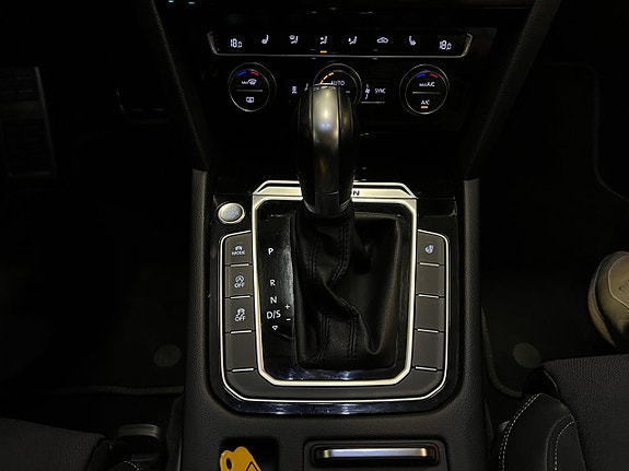 Volkswagen Passat Alltrack 21 of 28