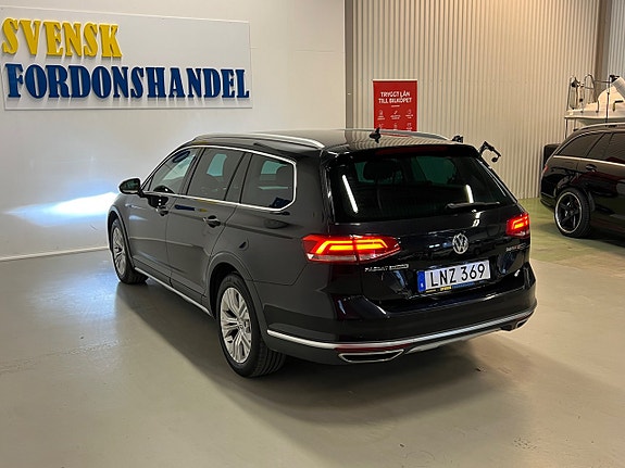 Volkswagen Passat Alltrack 8 of 28