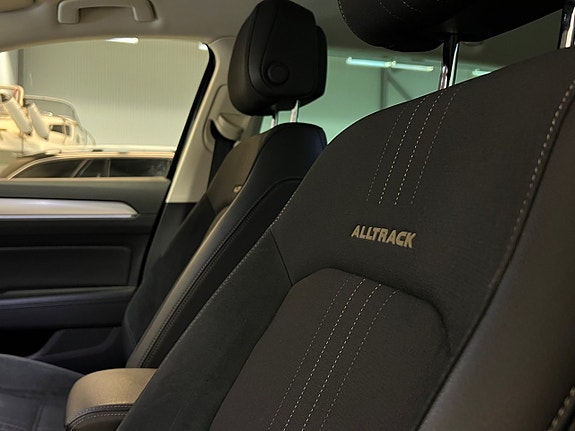Volkswagen Passat Alltrack 15 of 28