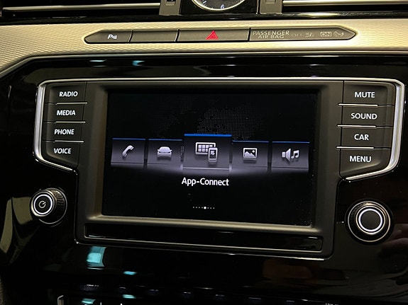 Volkswagen Passat Alltrack 25 of 28