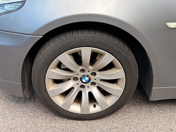 BMW 520d 2 of 11