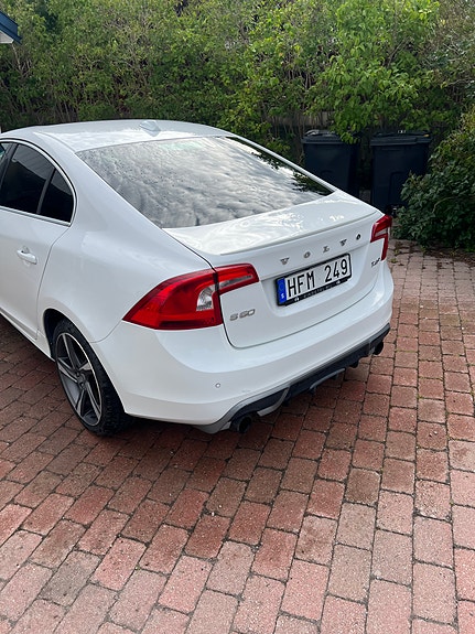 Volvo S60 3 of 11