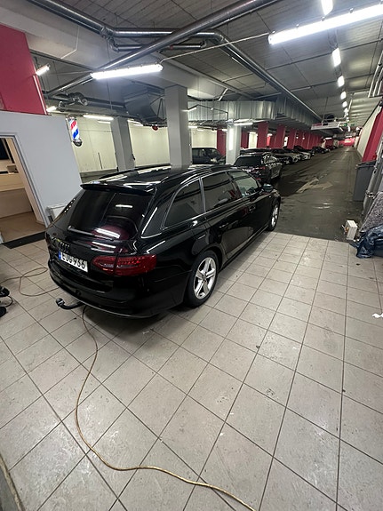 Audi A4 4 of 17