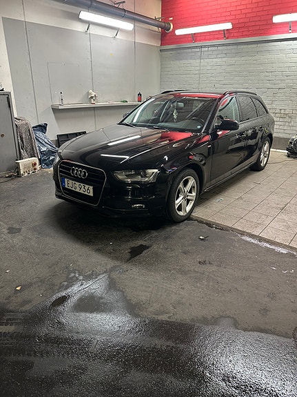 Audi A4 3 of 17