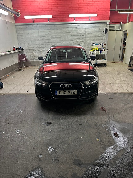 Audi A4 2 of 17