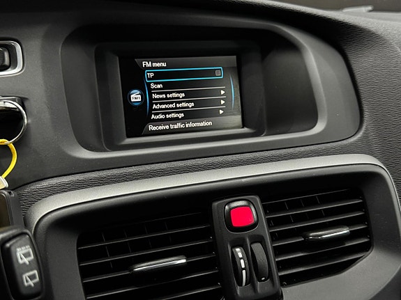 Volvo V40 12 of 22