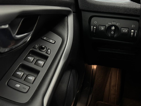 Volvo V40 9 of 22