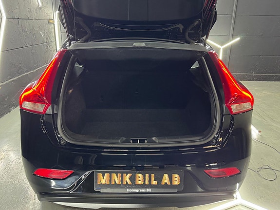 Volvo V40 18 of 22