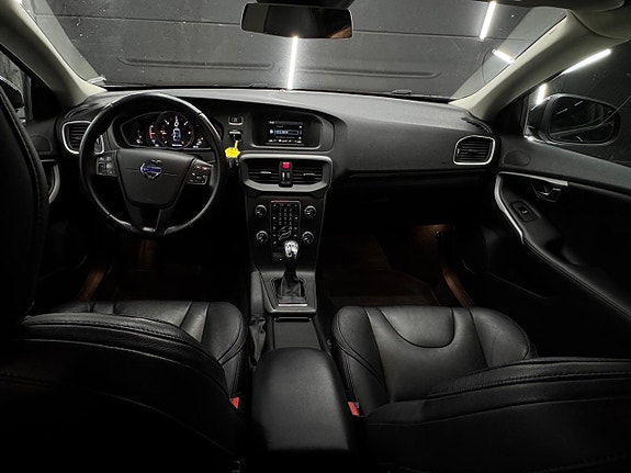 Volvo V40 21 of 22