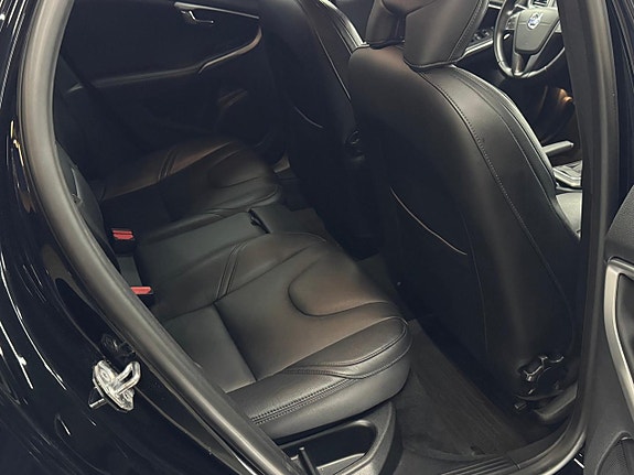 Volvo V40 17 of 22