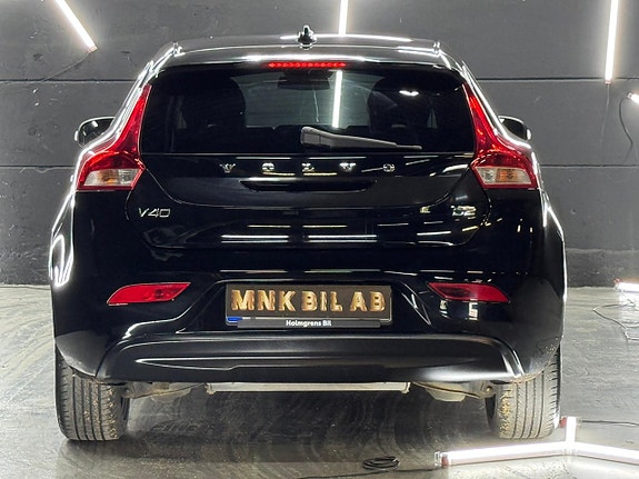 Volvo V40 5 of 22
