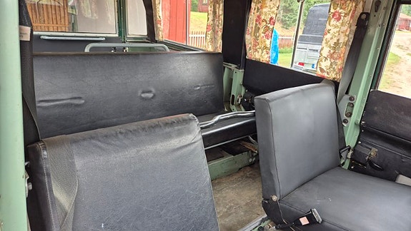 Land Rover 109 8 of 11