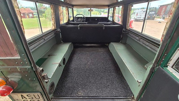 Land Rover 109 7 of 11
