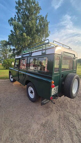 Land Rover 109 3 of 5