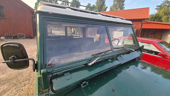 Land Rover 109 4 of 5