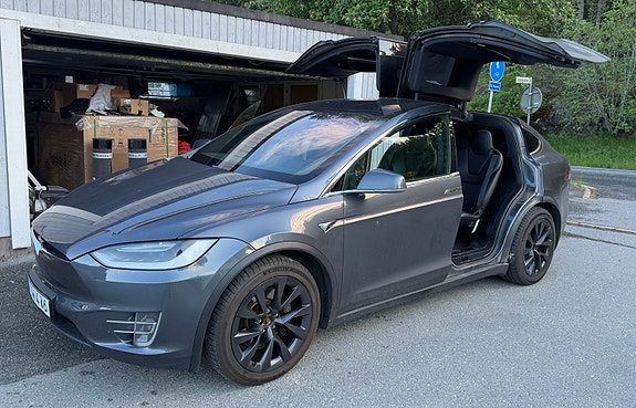 Tesla Model X 10 of 30