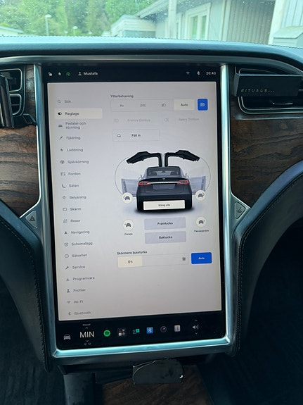 Tesla Model X 12 of 30