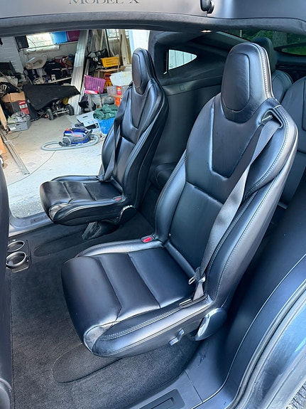 Tesla Model X 8 of 30