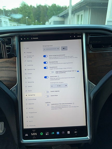 Tesla Model X 24 of 30