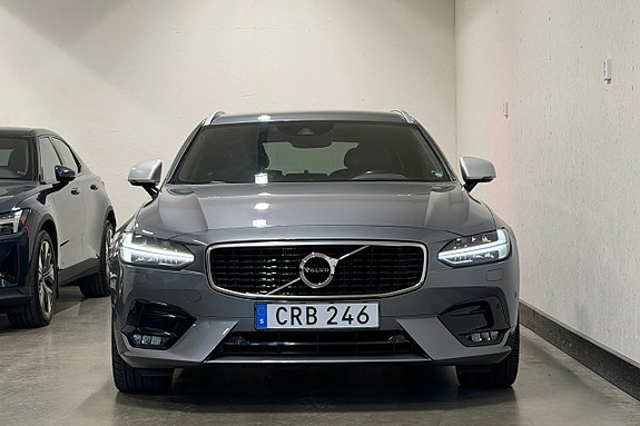 Volvo V90 2 of 5