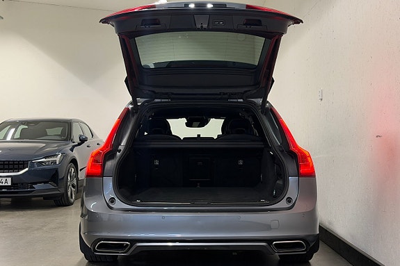 Volvo V90 22 of 28