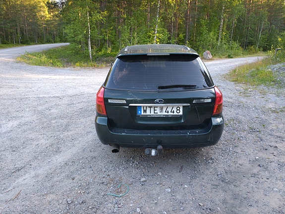 Subaru Legacy 2 of 5