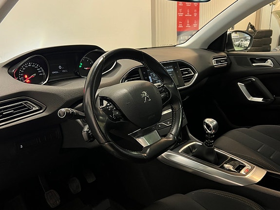 Peugeot 308 9 of 24