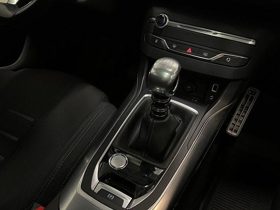Peugeot 308 18 of 24