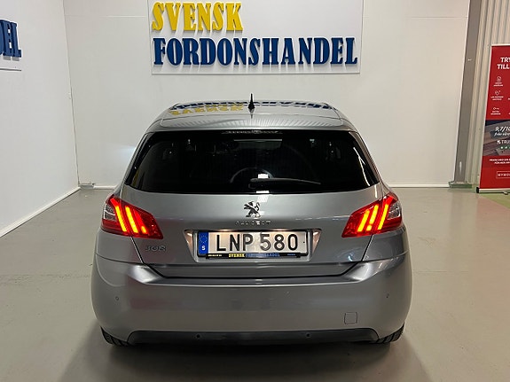 Peugeot 308 8 of 24