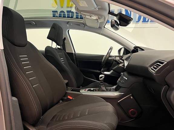 Peugeot 308 19 of 24
