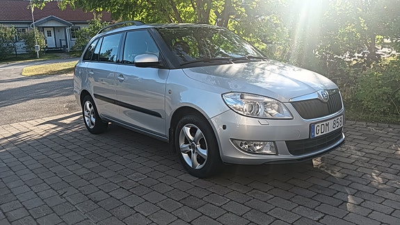 Skoda Fabia 2 of 5