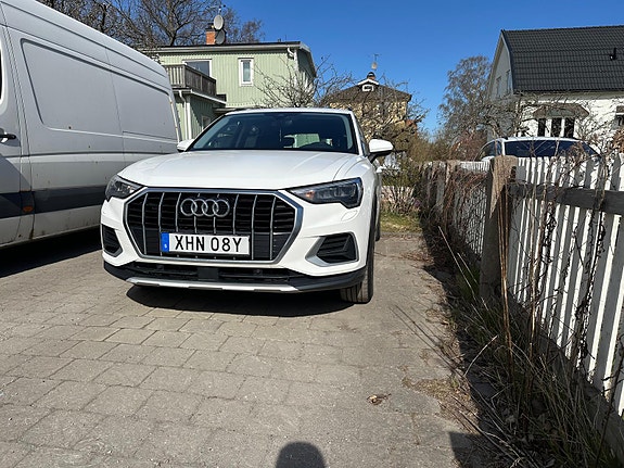 Audi Q3 3 of 5