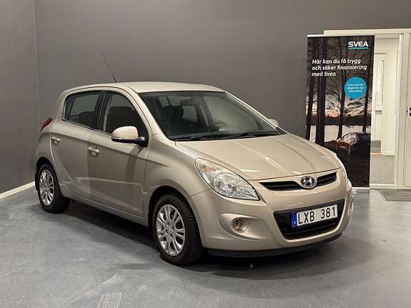 Hyundai i20 2 of 8