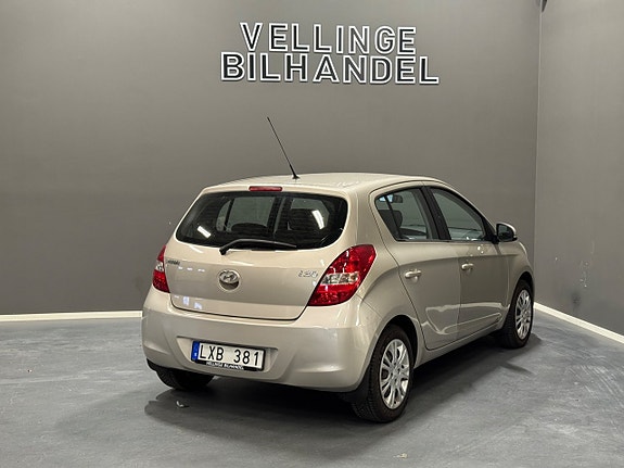 Hyundai i20 3 of 8