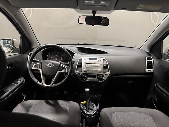 Hyundai i20 6 of 8