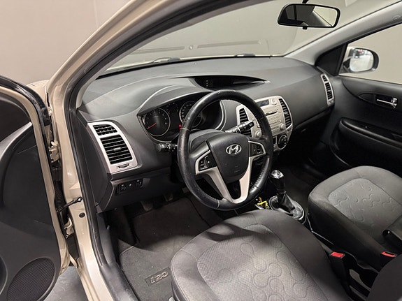 Hyundai i20 7 of 8