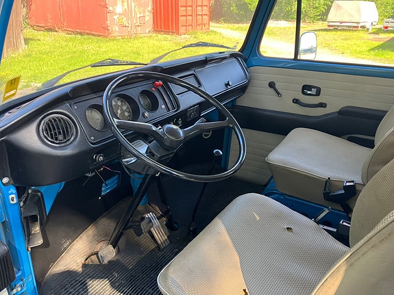 Volkswagen Transporter 3 of 5