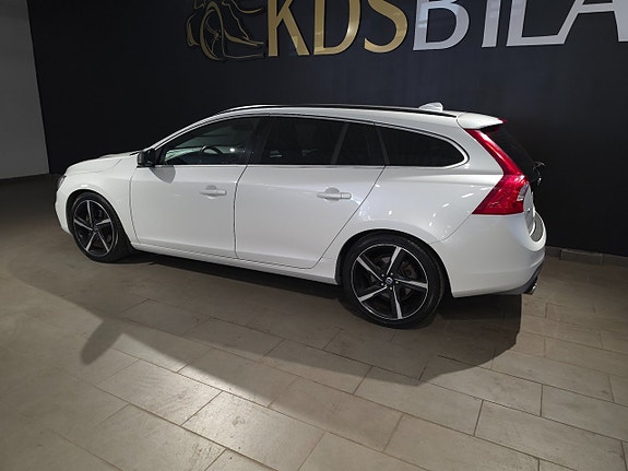 Volvo V60 3 of 5