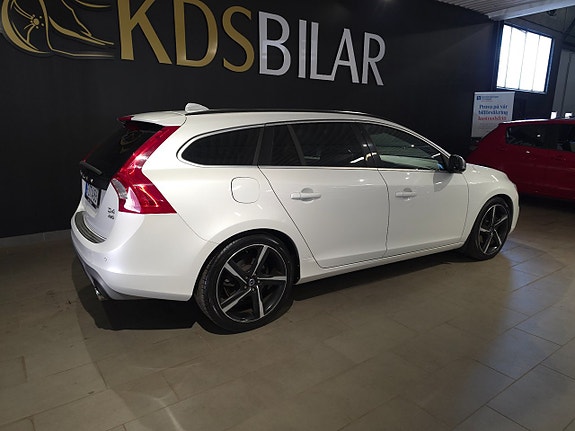 Volvo V60 4 of 5