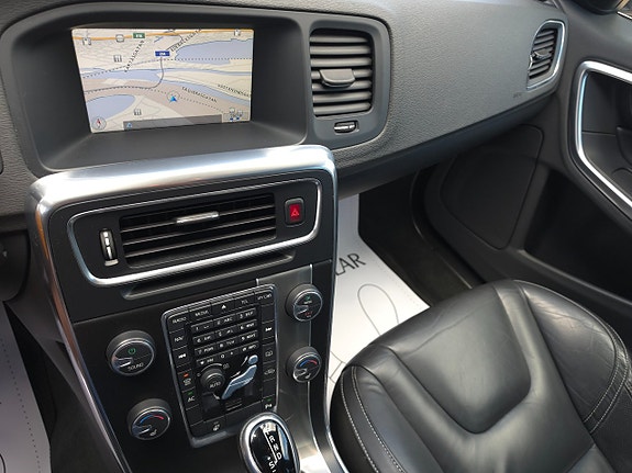 Volvo V60 12 of 14