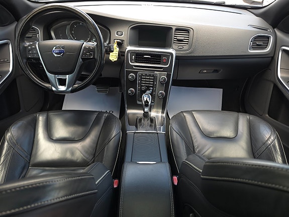 Volvo V60 8 of 14
