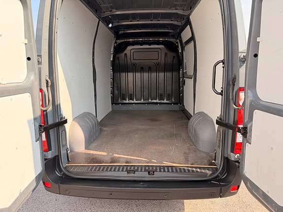 Renault Master 8 of 22