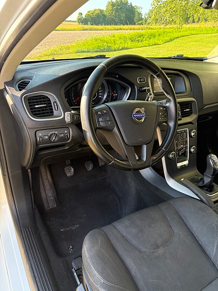 Volvo V40 5 of 5
