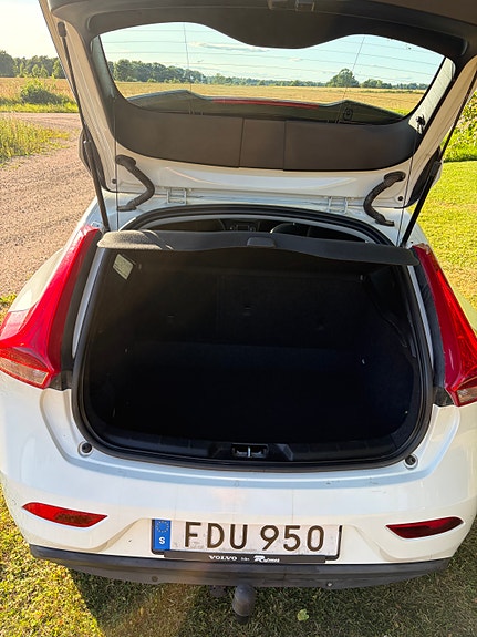 Volvo V40 4 of 5