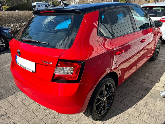 Skoda Fabia 2 of 5