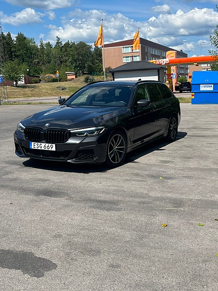 BMW 520d 2 of 3