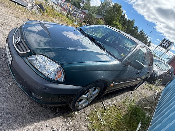 Toyota Avensis 3 of 5