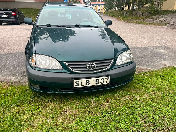 Toyota Avensis 4 of 4