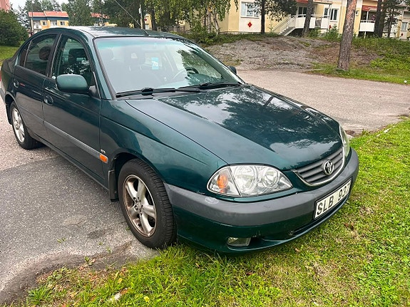 Toyota Avensis 3 of 4