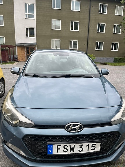 Hyundai i20 3 of 5
